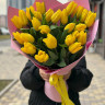 25 желтых тюльпанов