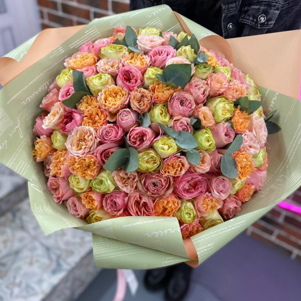 101 пионовидная роза